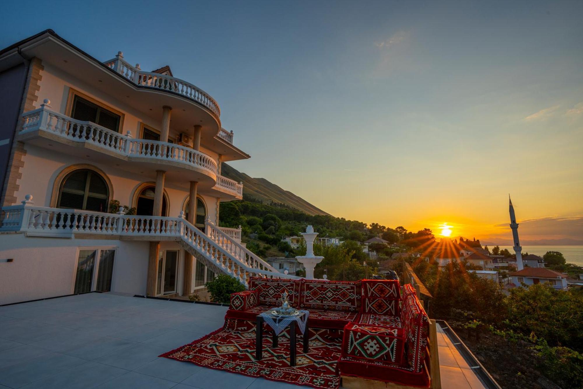 Vila Sela Shkoder Luaran gambar