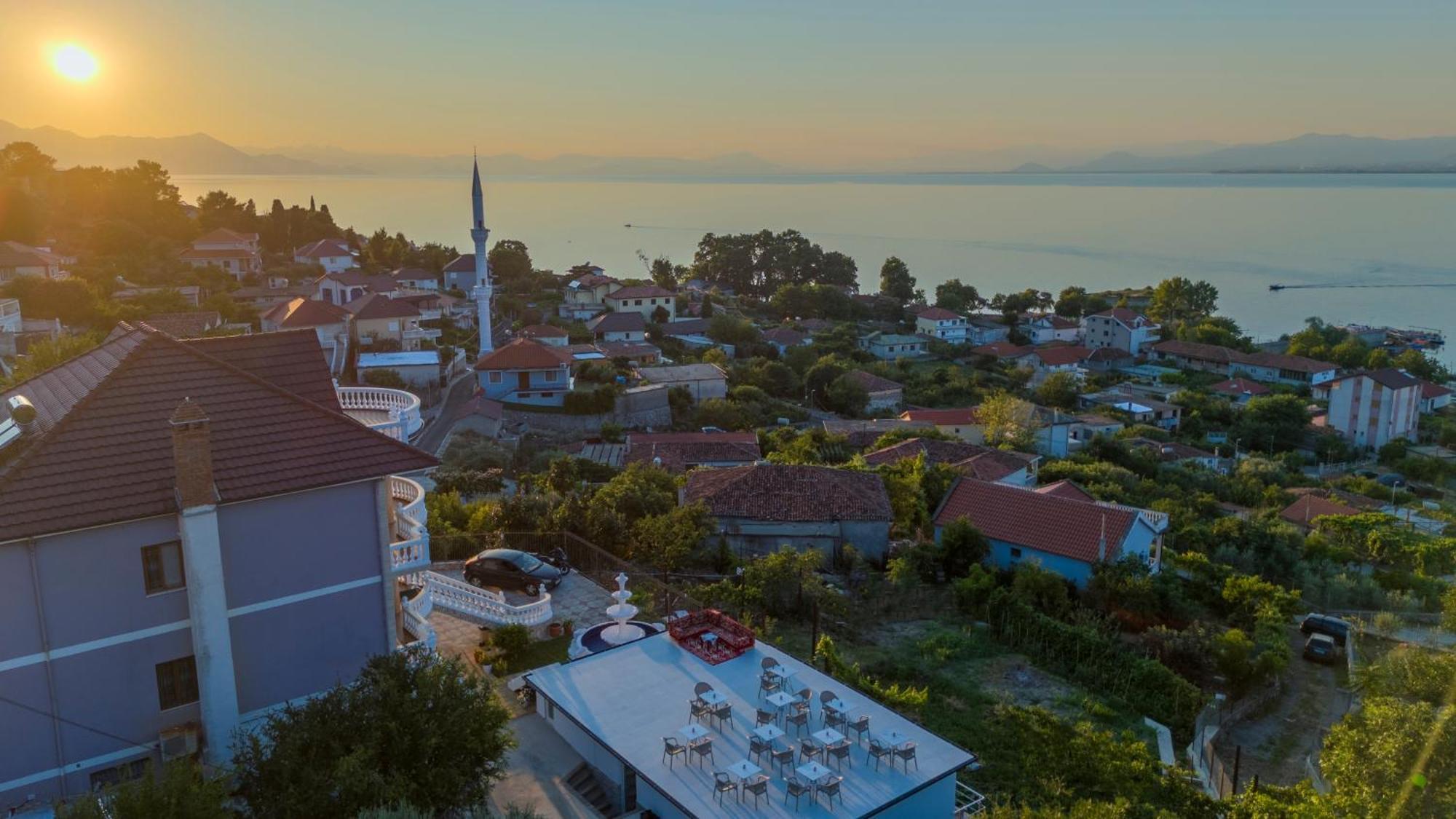 Vila Sela Shkoder Luaran gambar
