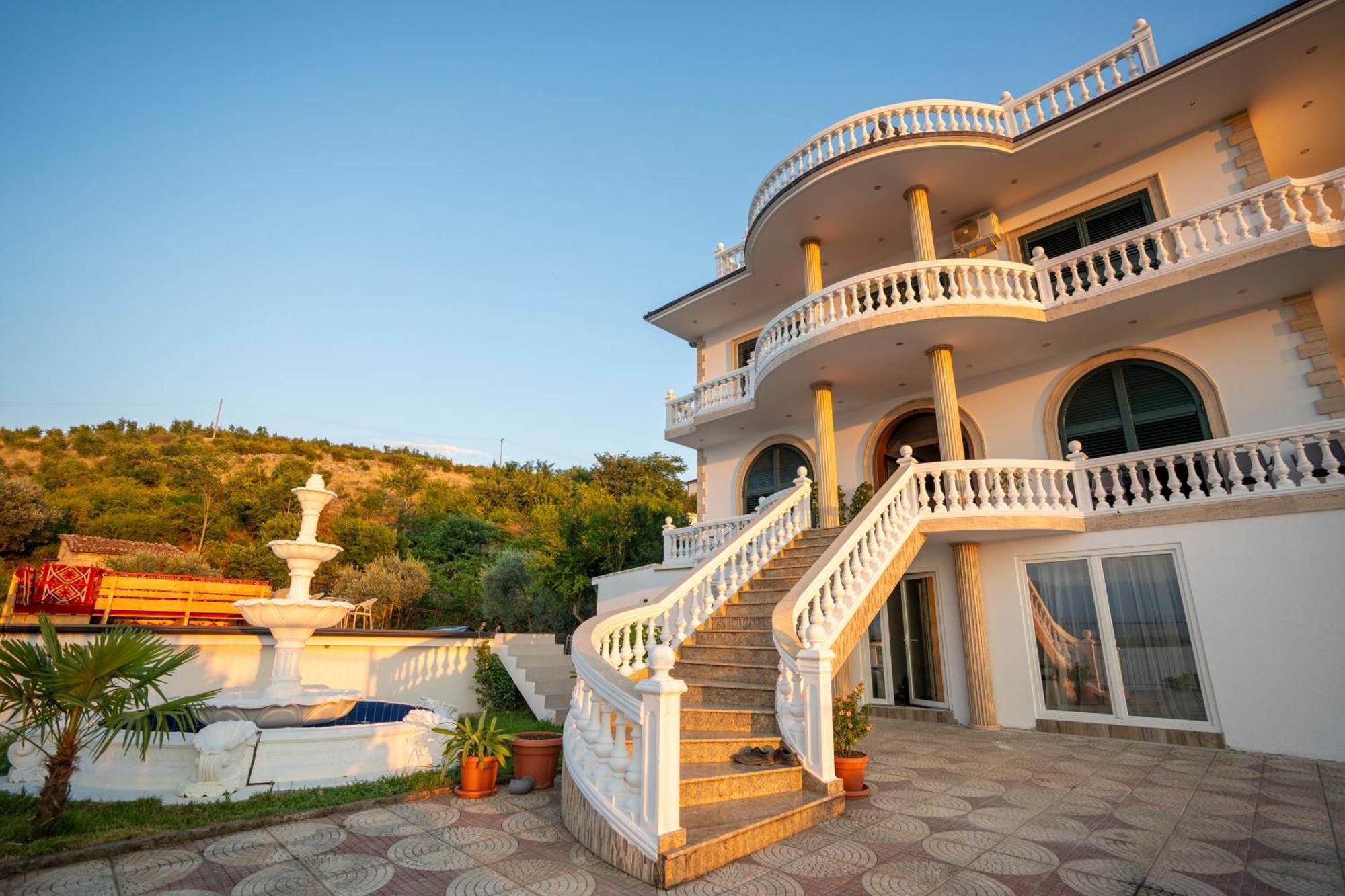 Vila Sela Shkoder Luaran gambar